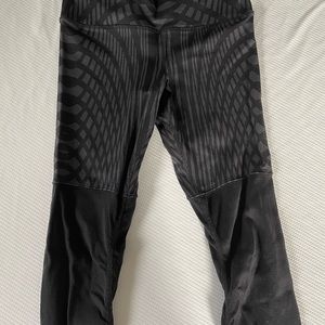 ALO Yoga Goddess Leggings. Size M